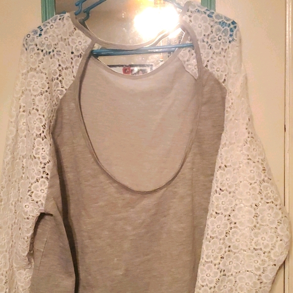 Open back top - Picture 1 of 3